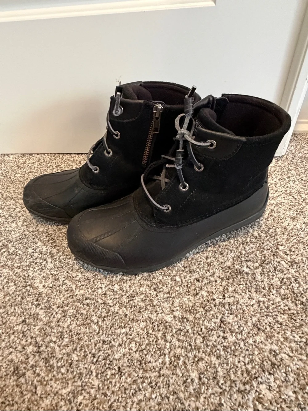 Sperry women’s black